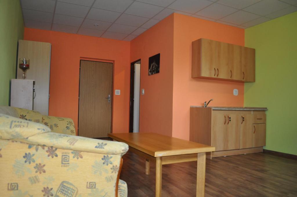 Sport Hotel Ostrov Trenčín Buitenkant foto