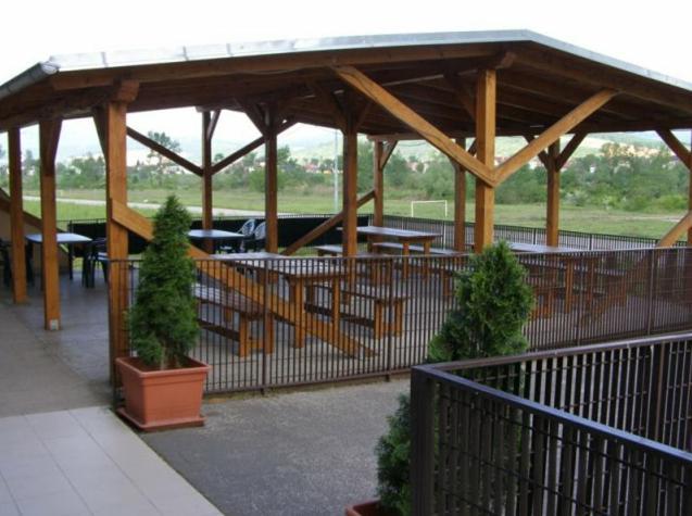 Sport Hotel Ostrov Trenčín Buitenkant foto